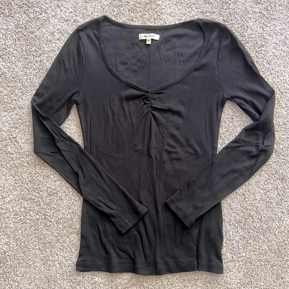 Madewell Ribbed Black Sweatheart Tee. Women’s size Small.